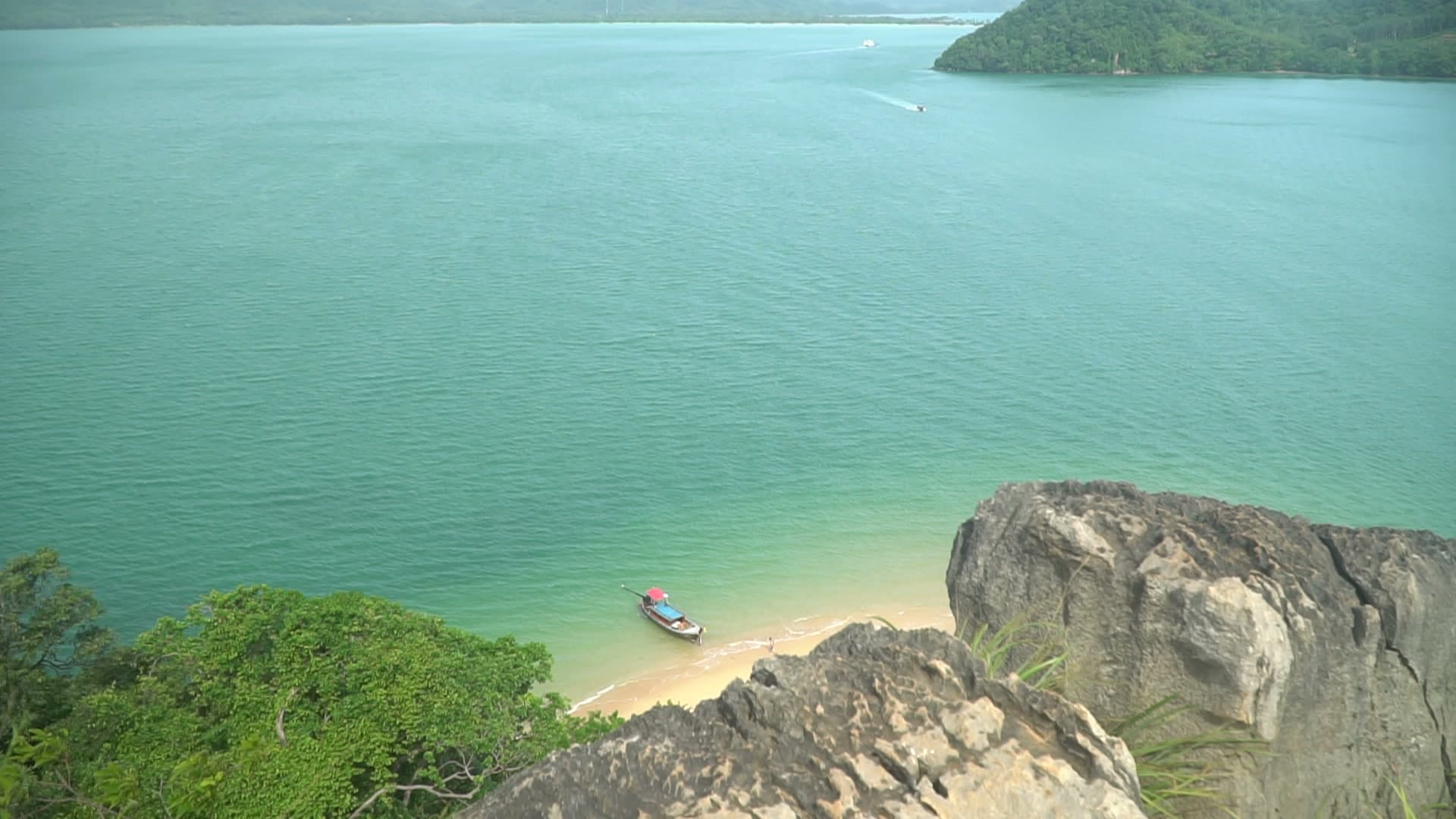 Thaitugaboats — private boat tour in Phuket